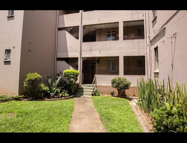 2 BEDROOM APARTMENT FOR SALE IN WINDERMERE